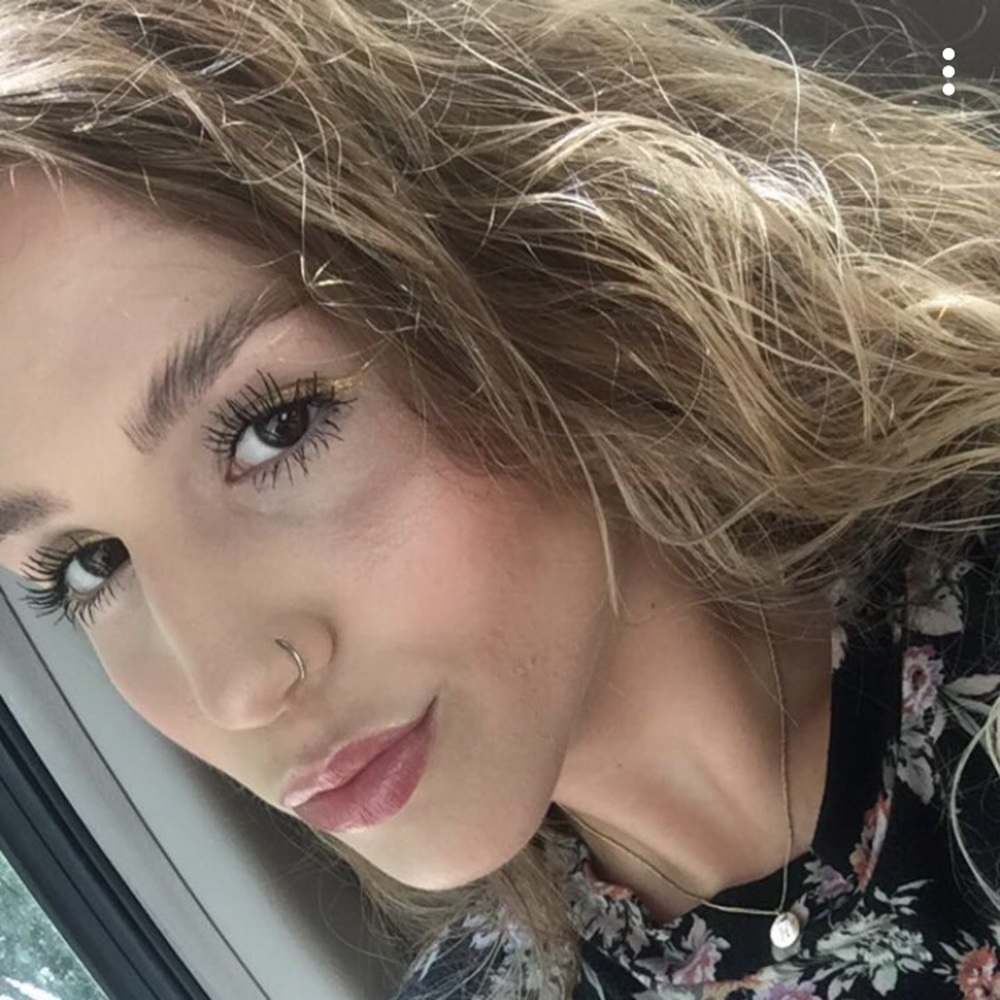 Meet your Posher, Hannah